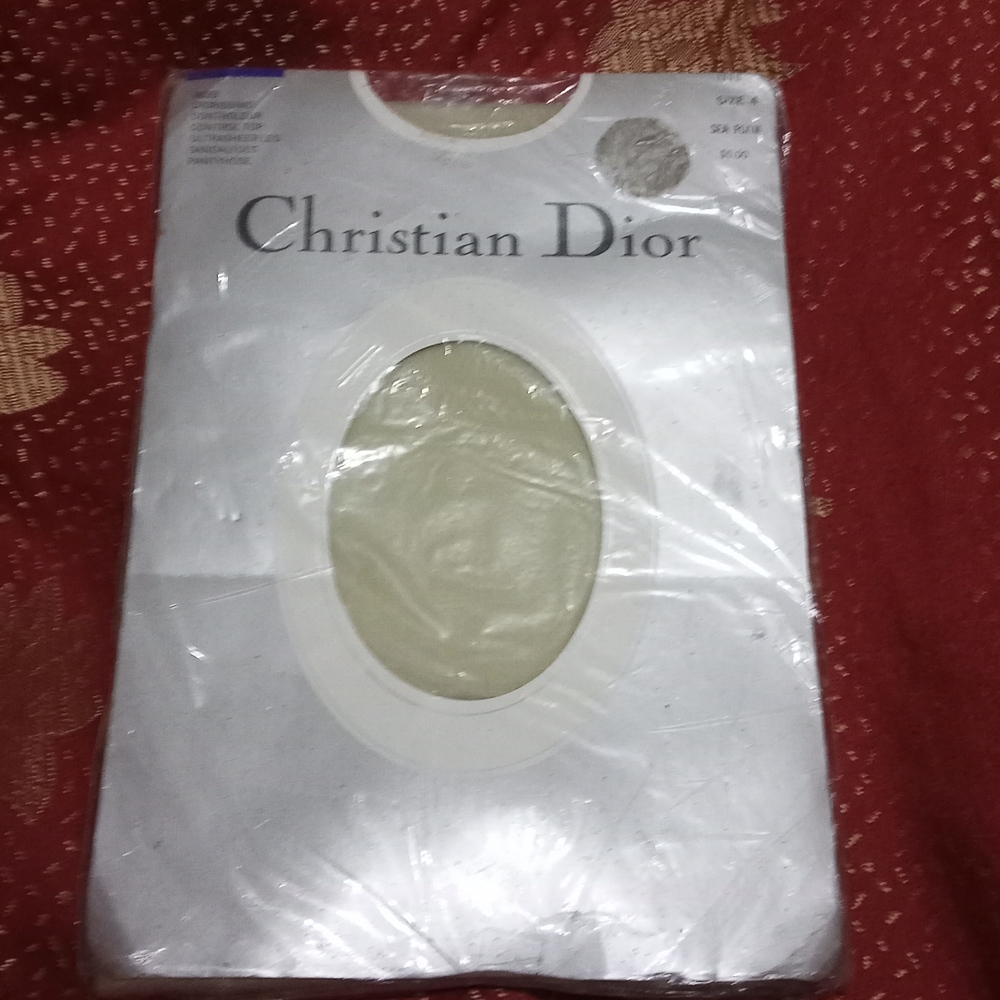 Vintage CHRISTIAN DIOR DIORISSIMO CONTROLEUR NYLON PANTYHOSE Size 4